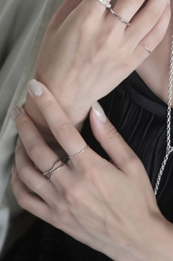 画像4: SILVER925 イレギュラーウェーブダブルラインリング (4)