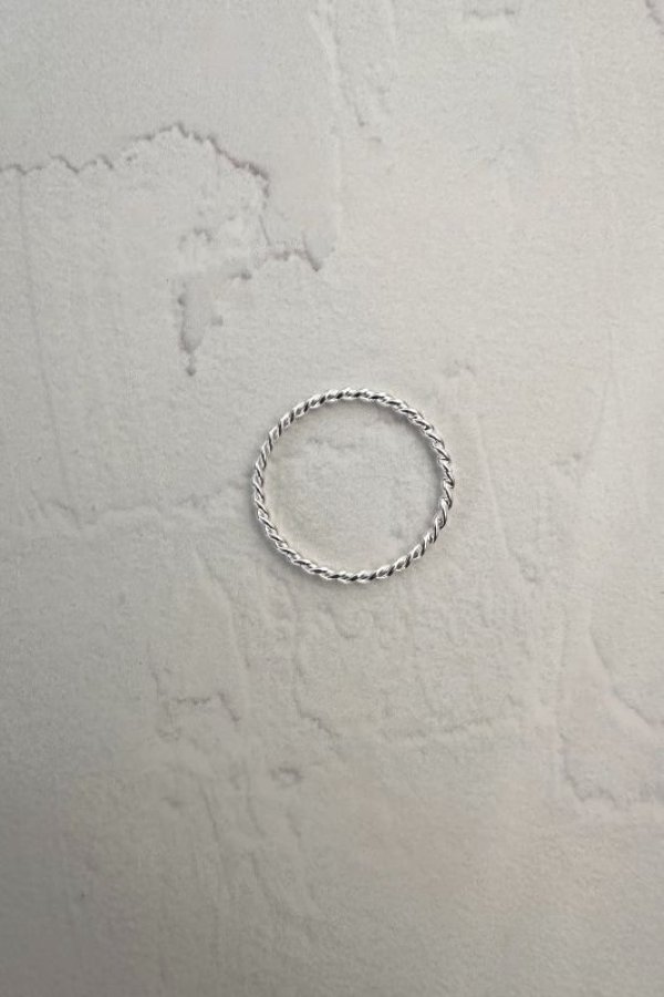 画像5: SILVER925 1mm幅ファインツイストリング (5)