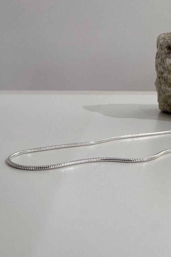画像5: SILVER925 1.4mm幅 スネークチェーンネックレス (5)