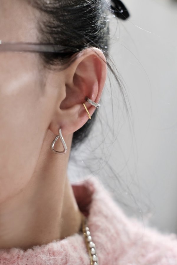 画像4: SILVER925 カーブ&ツイストフープピアス (4)