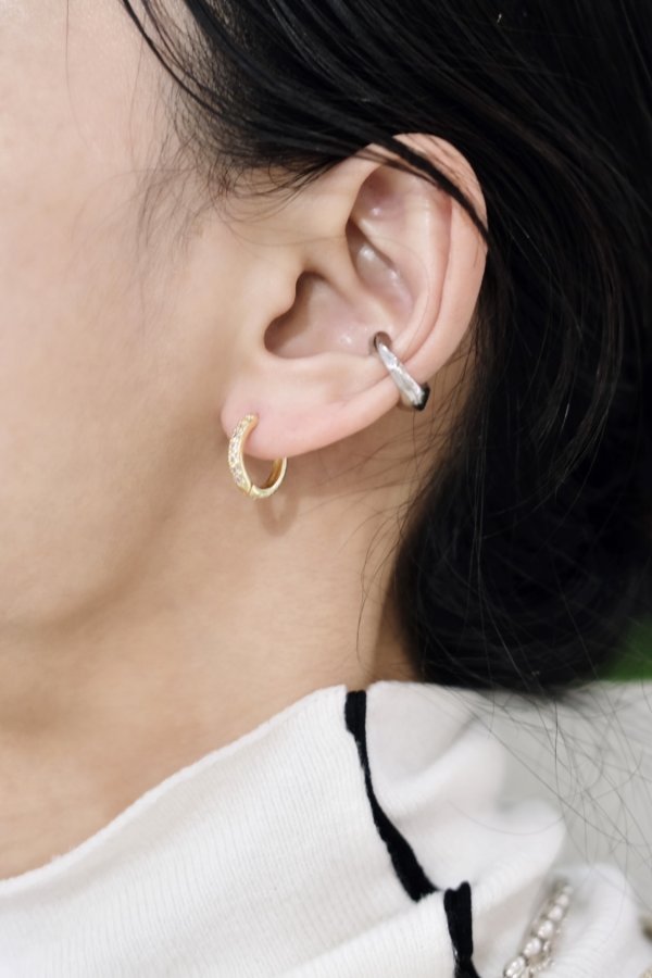 画像5: ステンレス 2.2mm幅 7ジルコニアフープピアス  (5)