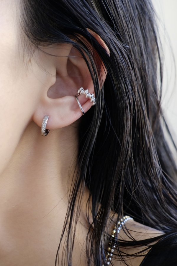 画像1: ステンレス 2.2mm幅 7ジルコニアフープピアス  (1)