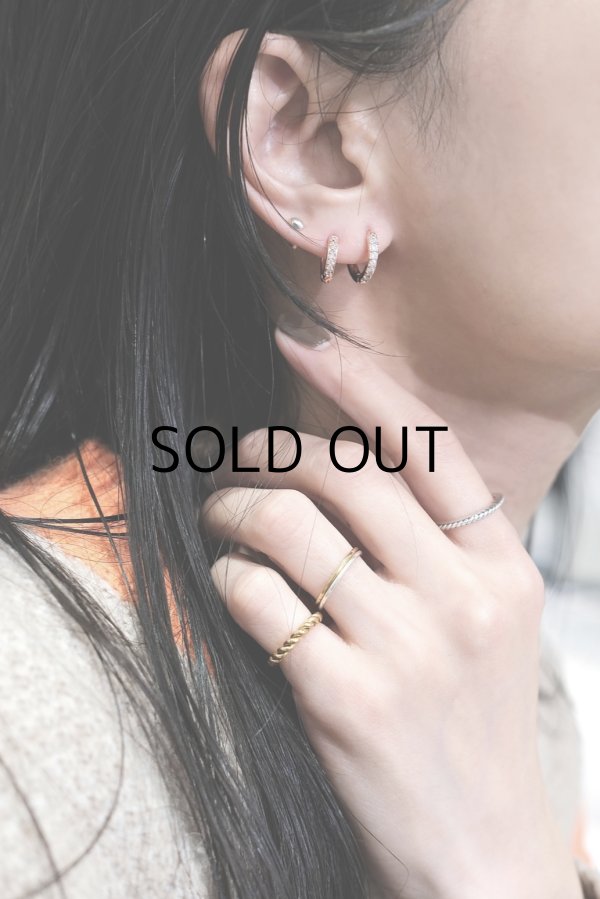 画像4: ステンレス 2.2mm幅 7ジルコニアフープピアス  (4)