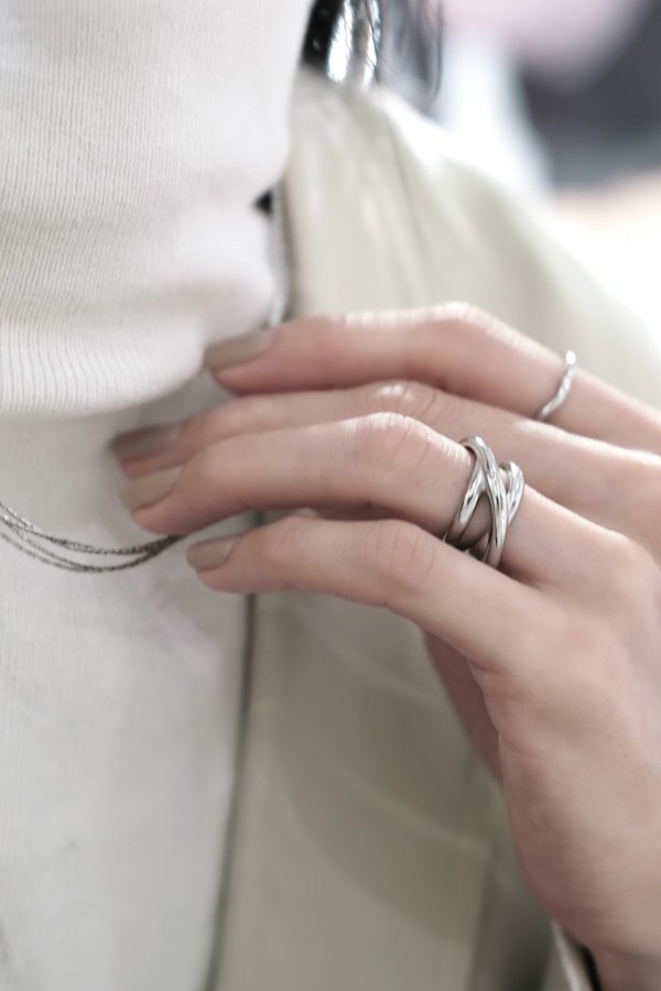 画像2: ▶︎ ステンレス クロストリプルラインリング/ゴールド (2)