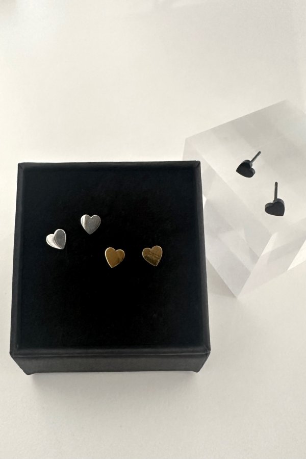 画像4: ステンレス フラットハートスタッドピアス (4)