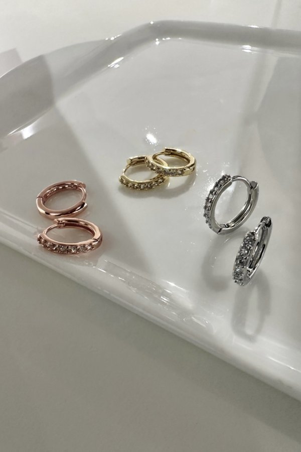画像1: ステンレス 2.2mm幅 7ジルコニアフープピアス 14mm径 (1)