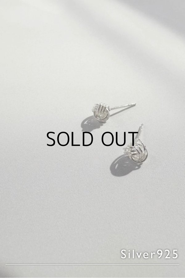 画像1: SILVER925 6mm幅アジアンノットスタッドピアス (1)