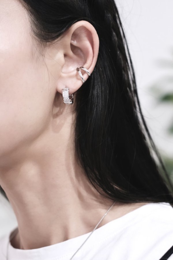 画像1: ▶︎ 5mm幅 クロス＆クリッターダブルフェイスフープピアス 15mm径 (1)