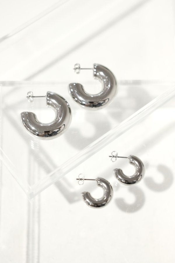 画像9: ステンレス 5mm幅 チャンキーフープC型フープピアス/シルバー (9)
