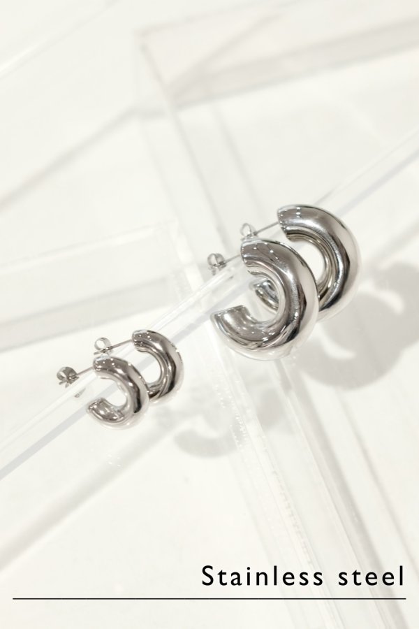 画像2: ステンレス 5mm幅 チャンキーフープC型フープピアス/シルバー (2)