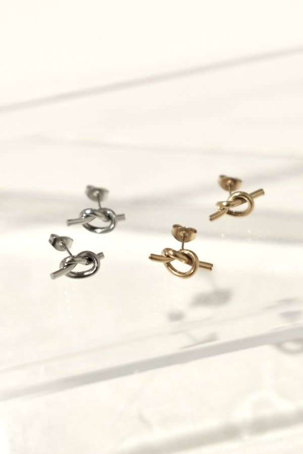 画像2: ステンレス ノットスタッドピアス (2)