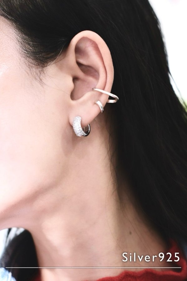 画像2: SILVER925 5.5mm幅 ハーフジルコニアラウンドフープピアス 15mm径 /シルバー (2)