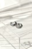 画像1: SILVER925 5.5mm幅 ハーフジルコニアラウンドフープピアス 15mm径 /シルバー (1)