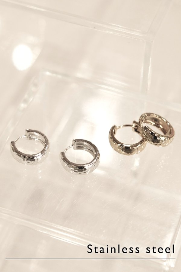 画像1: ステンレス 5mm幅 デントサーフェイスフープピアス 15mm径 (1)