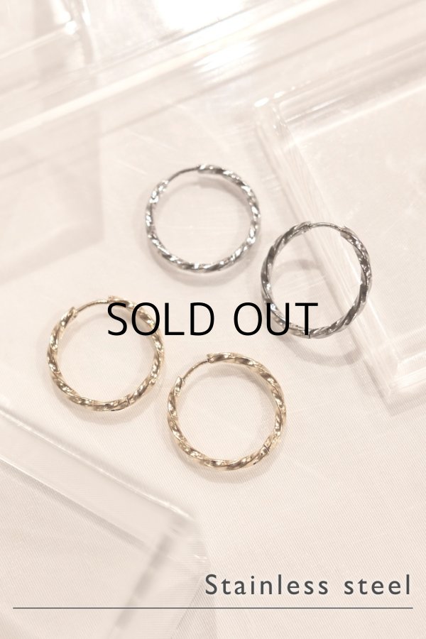 画像1: 【20%OFF】ステンレス 2mm幅エッジツイストフープピアス 24mm径 (1)