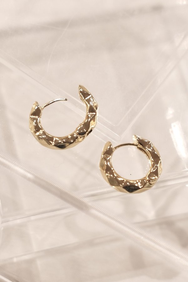 画像3: ステンレス 4.5mm幅 フープピアス 20mm径/ゴールド (3)