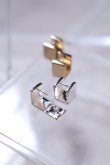 画像4: ステンレス 9mm幅 スクエアキューブフープピアス 8mm径 (4)