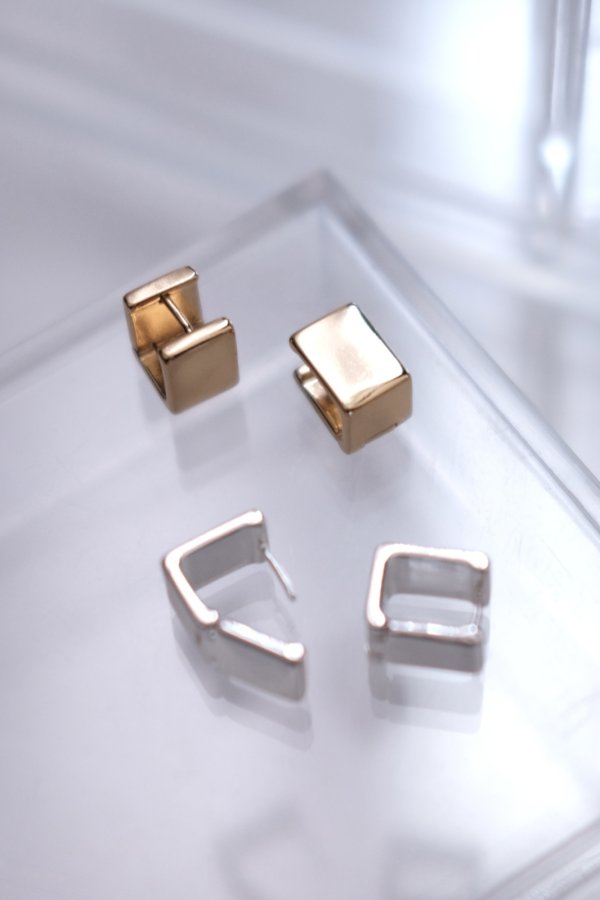 画像5: ステンレス 9mm幅 スクエアキューブフープピアス 8mm径 (5)