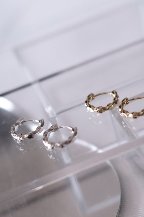 画像4: ステンレス 2.5mm幅 ウェーブデントフープピアス 16mm径 (4)