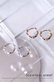 画像1: ステンレス 2.5mm幅 ウェーブデントフープピアス 16mm径 (1)