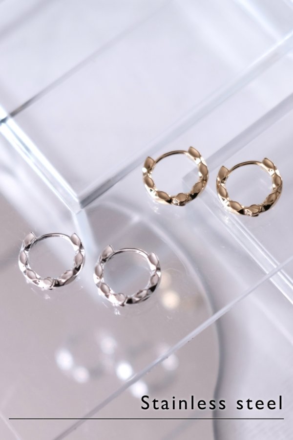 画像1: ステンレス 2.5mm幅 ウェーブデントフープピアス 16mm径 (1)