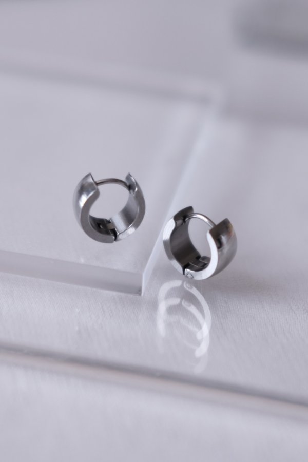 画像3: ステンレス 6mm幅 フープピアス 13mm径 (3)