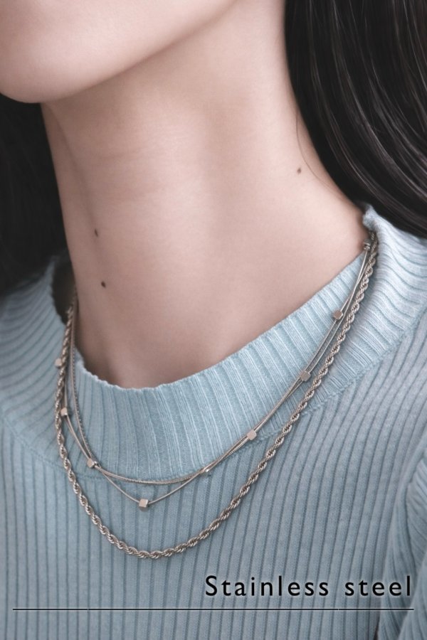 画像1: ステンレス 0.9mmWスネーク＆3mmキューブステーションネックレス (1)