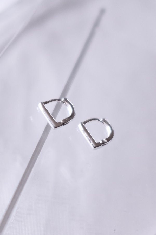 画像3: SILVER925 1.8mm幅 ストレートDフォルムフープピアス 10mm径 (3)