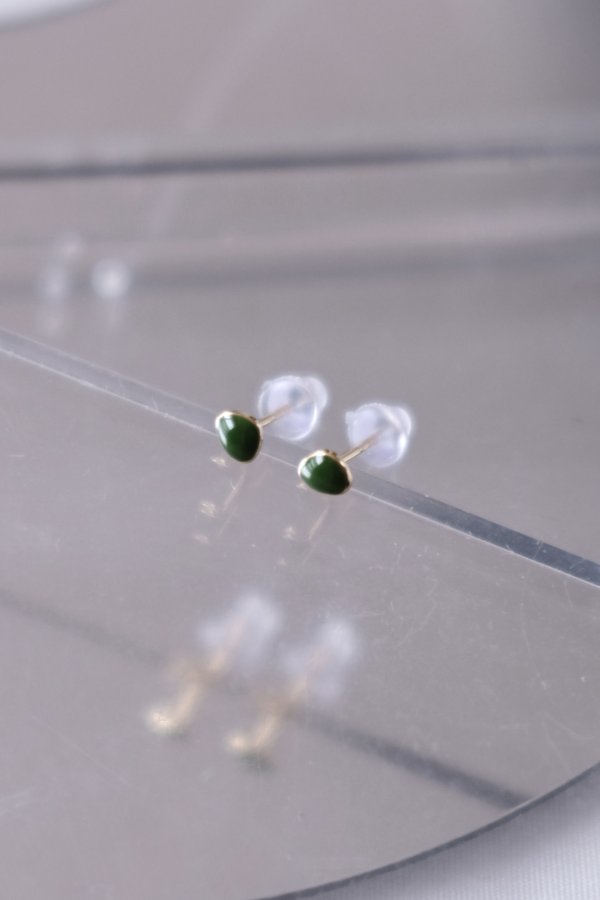 画像2: SILVER925 グリーンストーンペブルスタッドピアス (2)