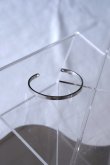 画像4: ステンレス 4mm幅 ミニマルラインバングル (4)